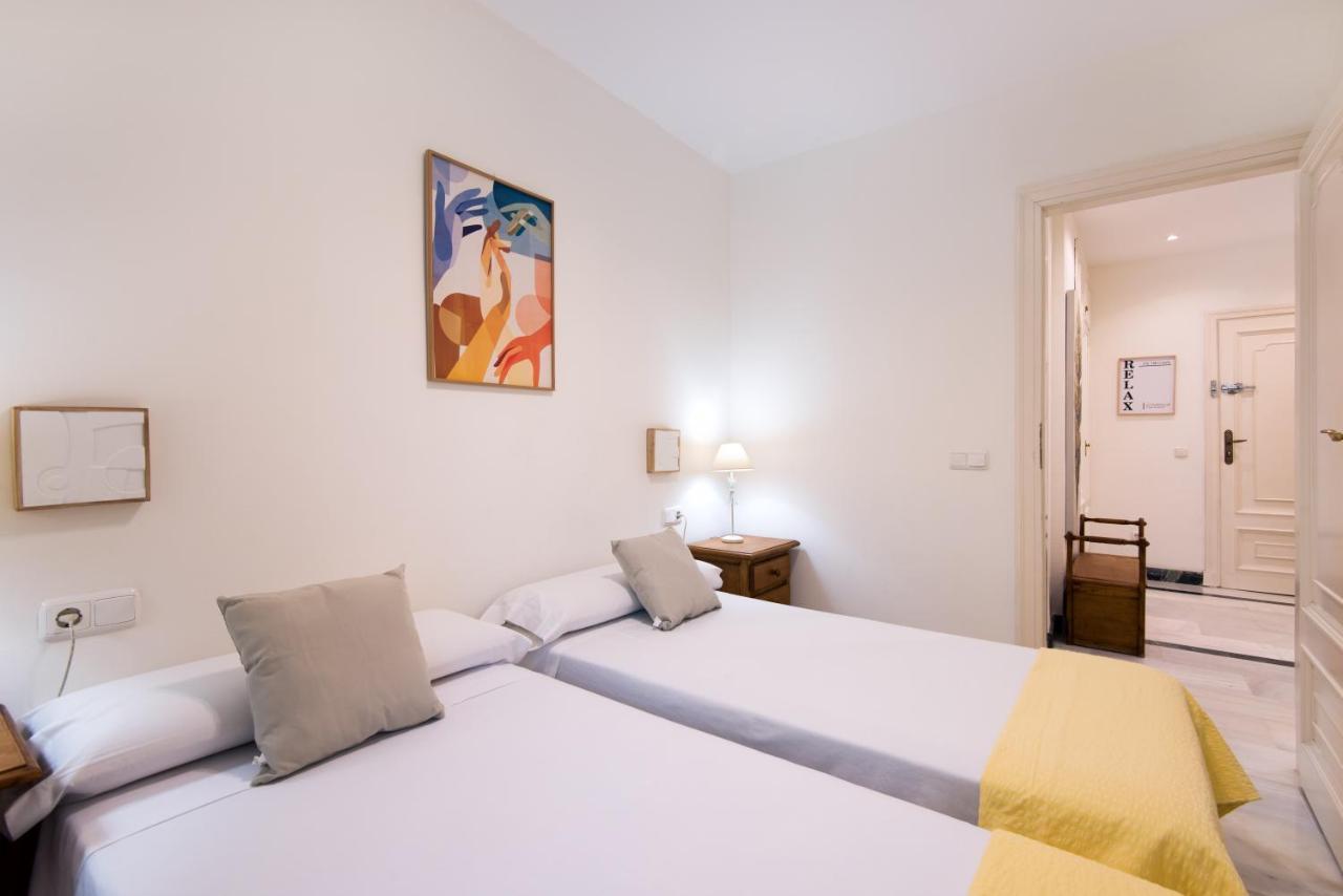 Rentandhomes Beachfront Marbella Center ภายนอก รูปภาพ