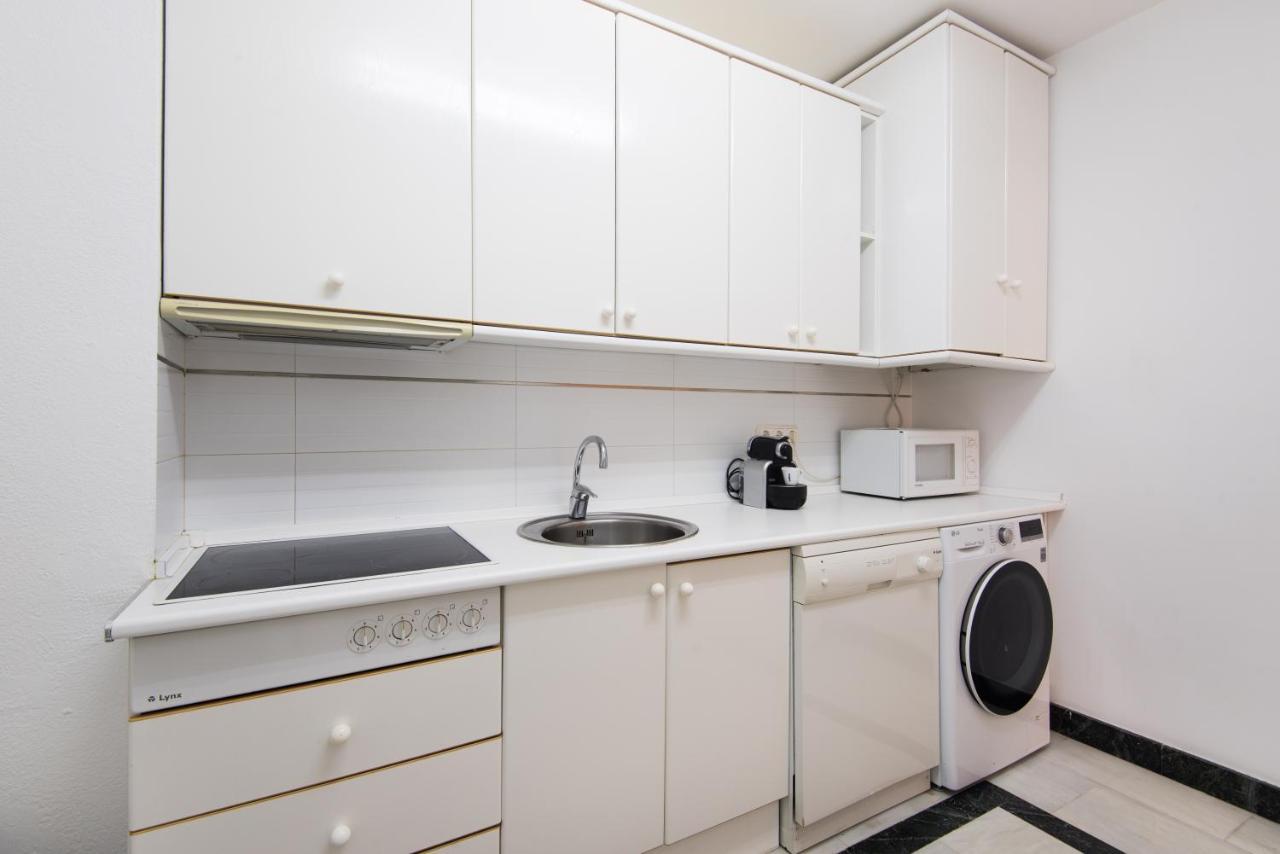 Rentandhomes Beachfront Marbella Center ภายนอก รูปภาพ