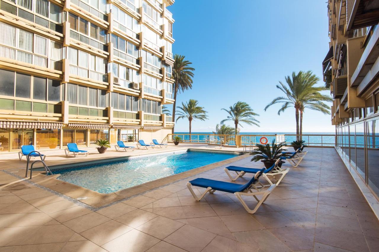 Rentandhomes Beachfront Marbella Center ภายนอก รูปภาพ
