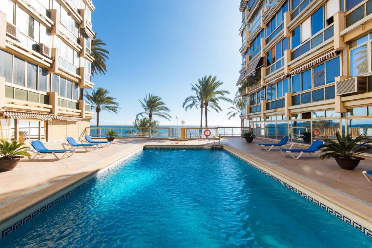 Rentandhomes Beachfront Marbella Center ภายนอก รูปภาพ